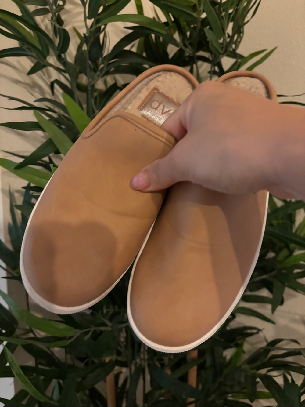 Dolce Vita Casual Slip-On Women  Shoes in Tan size 6